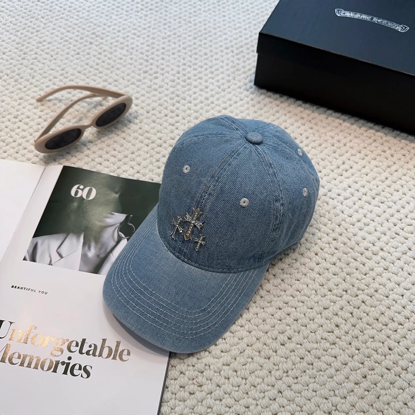 P60 Crow Heart 🆕🆕25 new washed denim baseball cap, personalized fashion classic cross logo, casual with a cool feeling, unisex style, same style for men and women! Very easy to match! Head circumference: 56-58cm is available